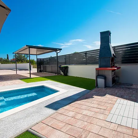 Rose With A Pool In Medulin