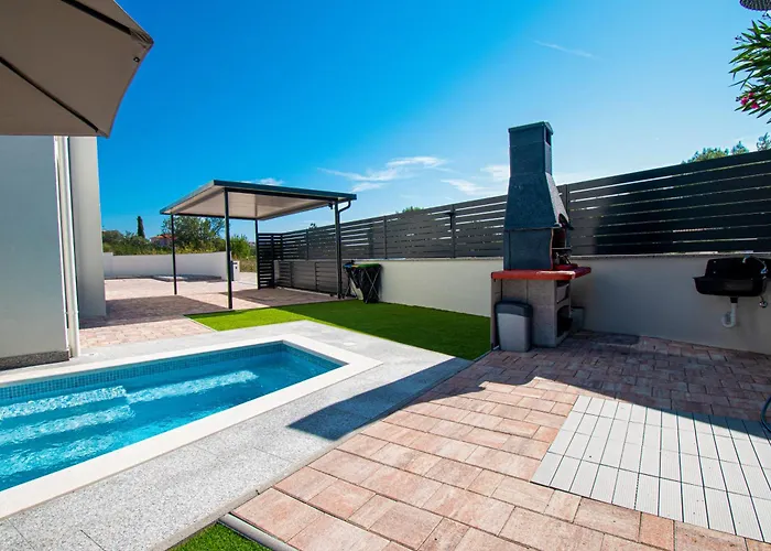 Rose With A Pool In Medulin