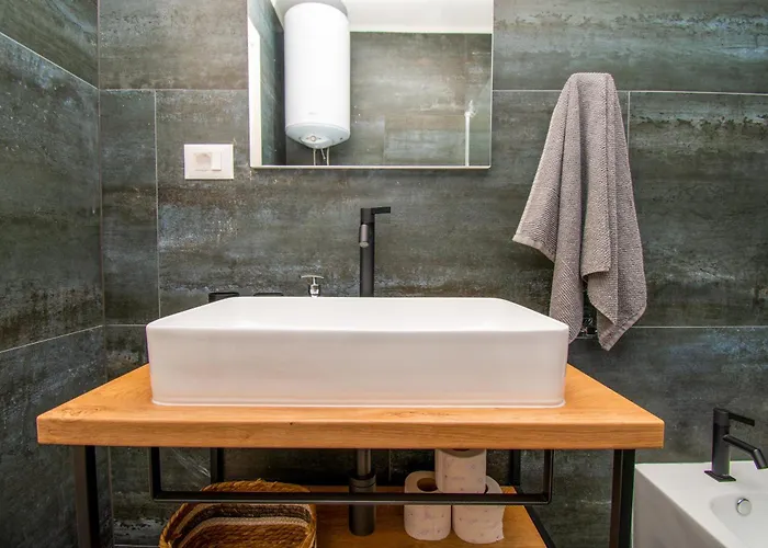 Rose With A Pool In Apartamento Medulin