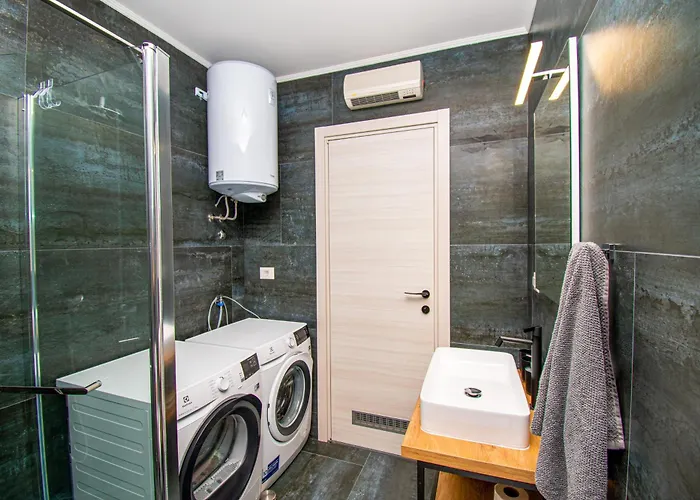 Apartamento Rose With A Pool In Medulin