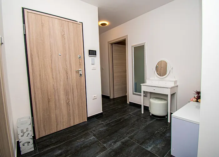 Apartamento Rose With A Pool In